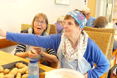 Kartoffelschäl-Aktion